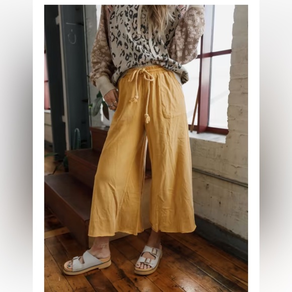 Easel Pants - NWT Easel Robin Wide Leg Pant